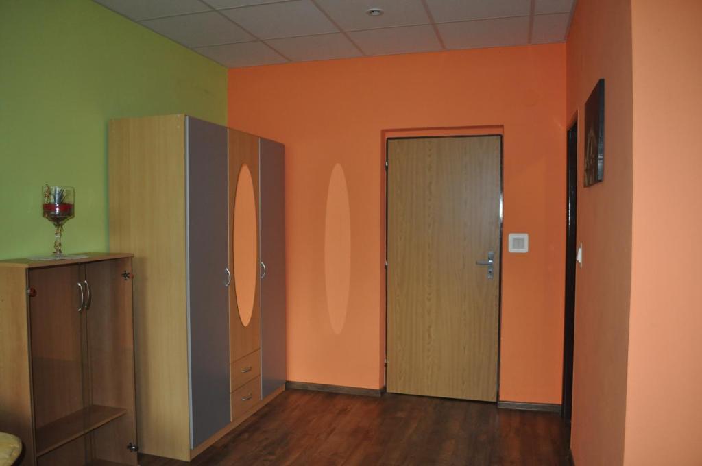 Sport Hotel Ostrov Тренчин Экстерьер фото